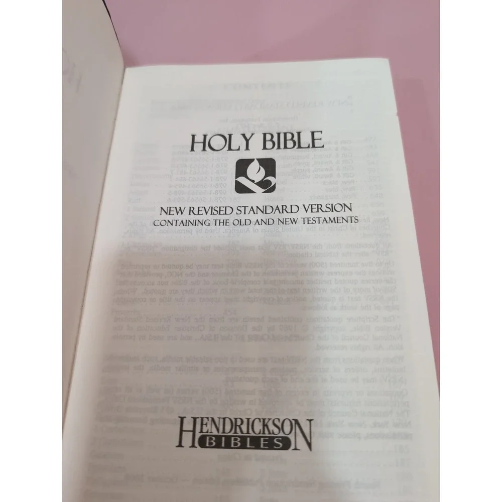 Holy Bible With‎ The Apocrypha New Revised Standard Version 1989